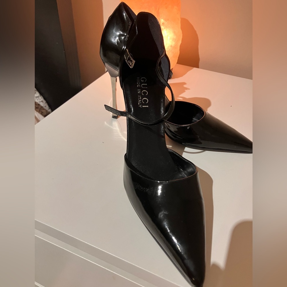 Authentic Gucci heels size 8